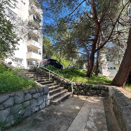 Laura Διαμέρισμα *