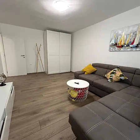 Laura Apartment